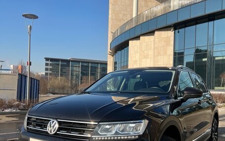 Volkswagen Tiguan II, 2019 год, 2 400 000 рублей, 2 фотография