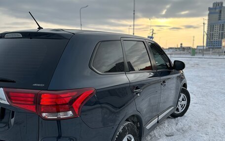 Mitsubishi Outlander III рестайлинг 3, 2016 год, 2 200 000 рублей, 7 фотография