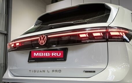 Volkswagen Tiguan, 2024 год, 5 499 000 рублей, 6 фотография