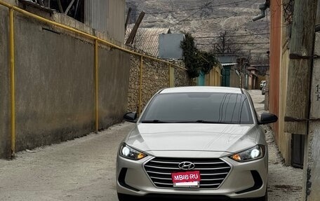 Hyundai Elantra VI рестайлинг, 2017 год, 1 300 000 рублей, 2 фотография