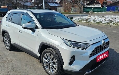 Toyota RAV4, 2021 год, 4 070 000 рублей, 2 фотография