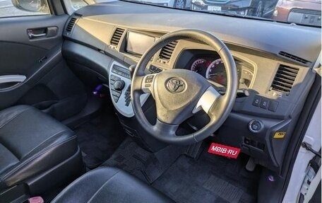 Toyota ISis I, 2012 год, 1 120 055 рублей, 14 фотография