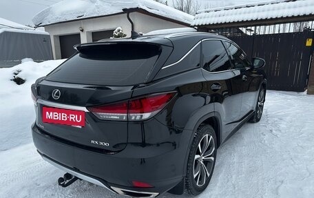 Lexus RX IV рестайлинг, 2020 год, 5 500 000 рублей, 3 фотография