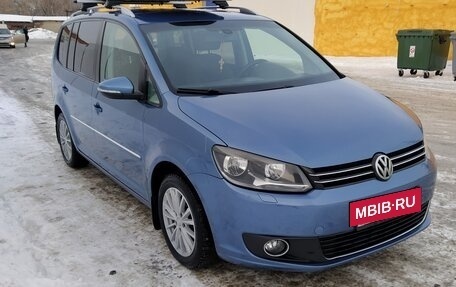 Volkswagen Touran III, 2012 год, 1 200 000 рублей, 2 фотография