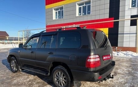 Toyota Land Cruiser 100 рестайлинг 2, 2004 год, 2 500 000 рублей, 1 фотография