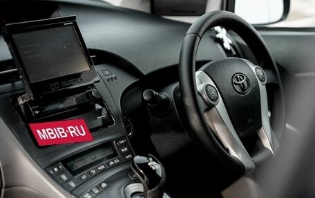 Toyota Prius, 2010 год, 1 300 000 рублей, 16 фотография