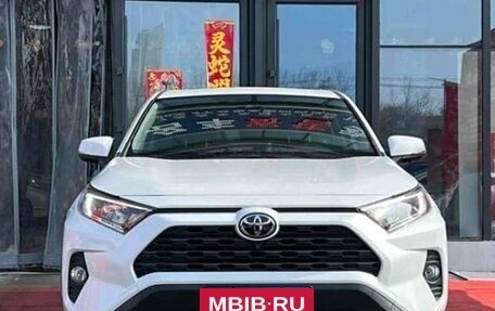 Toyota RAV4, 2021 год, 3 100 000 рублей, 2 фотография