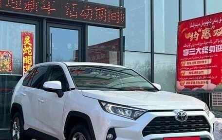 Toyota RAV4, 2021 год, 3 100 000 рублей, 3 фотография