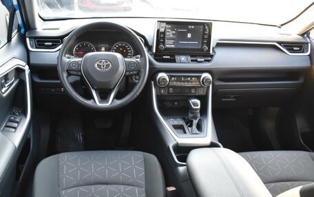 Toyota RAV4, 2019 год, 3 120 000 рублей, 6 фотография