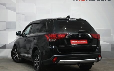 Mitsubishi Outlander III рестайлинг 3, 2017 год, 1 870 000 рублей, 4 фотография