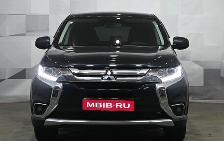 Mitsubishi Outlander III рестайлинг 3, 2017 год, 1 870 000 рублей, 2 фотография