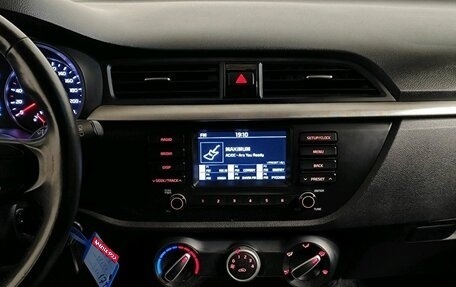 KIA Rio IV, 2018 год, 1 459 000 рублей, 8 фотография