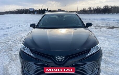 Toyota Camry, 2019 год, 2 820 000 рублей, 3 фотография