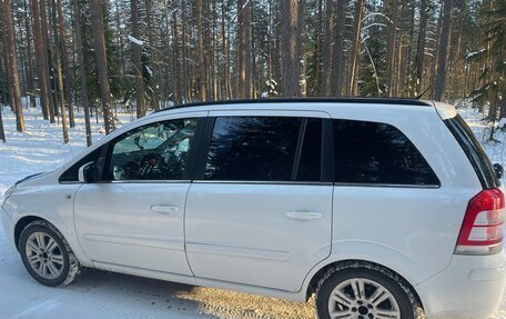 Opel Zafira B, 2011 год, 730 000 рублей, 2 фотография