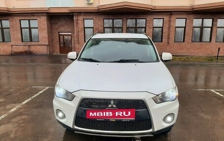 Mitsubishi Outlander III рестайлинг 3, 2011 год, 1 150 000 рублей, 2 фотография