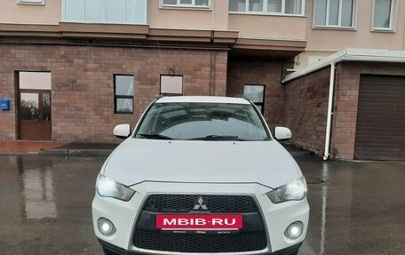 Mitsubishi Outlander III рестайлинг 3, 2011 год, 1 150 000 рублей, 4 фотография