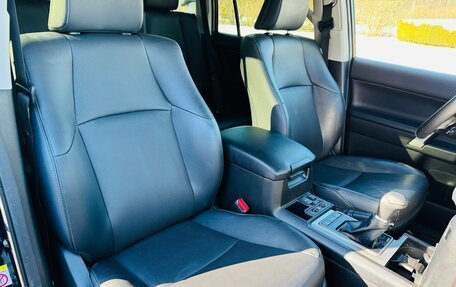 Toyota Land Cruiser Prado 150 рестайлинг 2, 2018 год, 5 290 000 рублей, 10 фотография