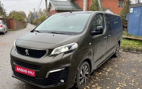 Peugeot Traveller I, 2018 год, 2 600 000 рублей, 1 фотография