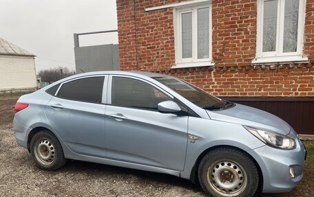 Hyundai Solaris II рестайлинг, 2013 год, 910 000 рублей, 2 фотография