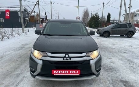 Mitsubishi Outlander III рестайлинг 3, 2016 год, 2 090 000 рублей, 3 фотография