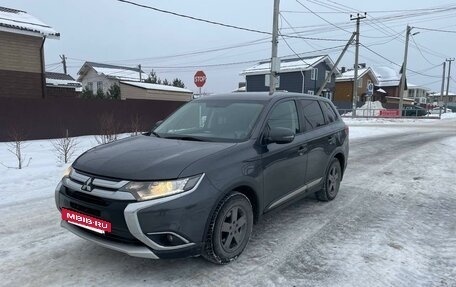 Mitsubishi Outlander III рестайлинг 3, 2016 год, 2 090 000 рублей, 4 фотография