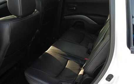 Mitsubishi Outlander III рестайлинг 3, 2011 год, 1 500 000 рублей, 7 фотография