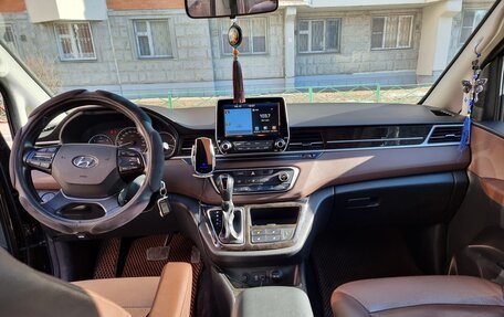 Hyundai Grand Starex Grand Starex I рестайлинг 2, 2018 год, 3 850 000 рублей, 5 фотография
