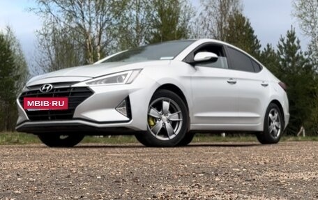 Hyundai Elantra VI рестайлинг, 2019 год, 1 900 000 рублей, 12 фотография