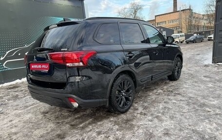 Mitsubishi Outlander III рестайлинг 3, 2021 год, 3 100 000 рублей, 3 фотография