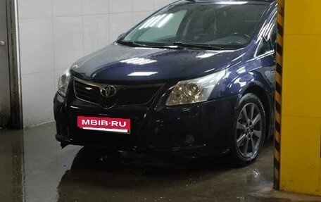 Toyota Avensis III рестайлинг, 2009 год, 1 100 000 рублей, 36 фотография