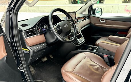 Hyundai Grand Starex Grand Starex I рестайлинг 2, 2019 год, 3 690 000 рублей, 12 фотография