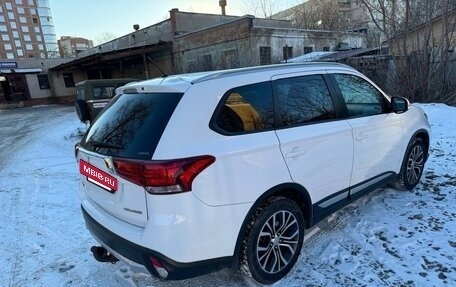 Mitsubishi Outlander III рестайлинг 3, 2016 год, 1 700 000 рублей, 5 фотография