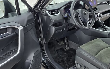 Toyota RAV4, 2024 год, 4 300 000 рублей, 18 фотография
