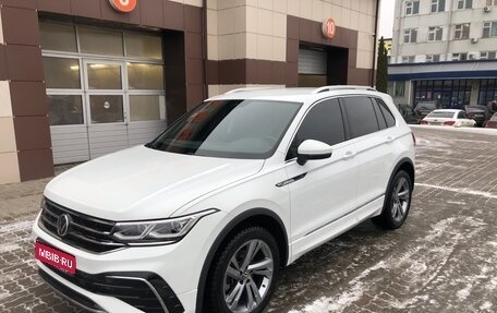 Volkswagen Tiguan II, 2021 год, 4 400 000 рублей, 1 фотография