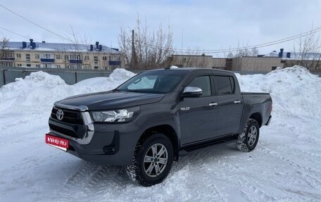 Toyota Hilux VIII, 2021 год, 3 490 000 рублей, 1 фотография