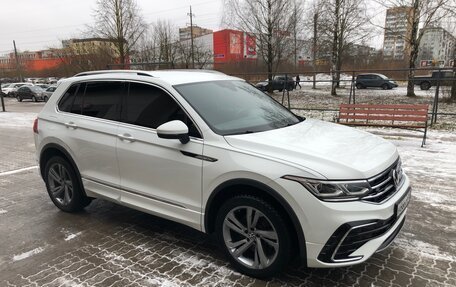 Volkswagen Tiguan II, 2021 год, 4 400 000 рублей, 2 фотография