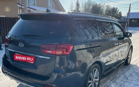 KIA Carnival III, 2018 год, 2 800 000 рублей, 3 фотография