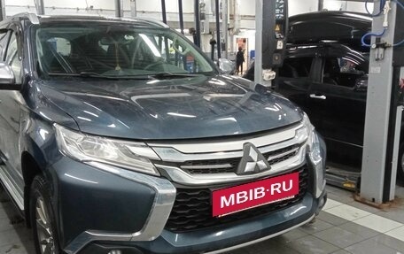 Mitsubishi Pajero Sport III рестайлинг, 2019 год, 2 880 000 рублей, 2 фотография