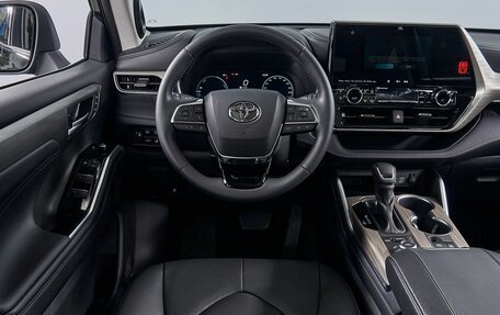 Toyota Highlander, 2024 год, 6 700 000 рублей, 10 фотография