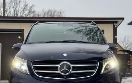 Mercedes-Benz V-Класс, 2017 год, 5 300 000 рублей, 1 фотография
