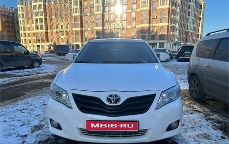 Toyota Camry, 2011 год, 990 000 рублей, 1 фотография