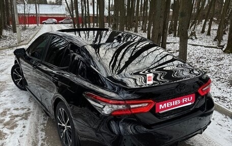 Toyota Camry, 2019 год, 2 850 000 рублей, 3 фотография