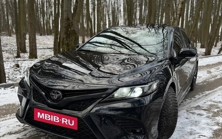 Toyota Camry, 2019 год, 2 850 000 рублей, 2 фотография