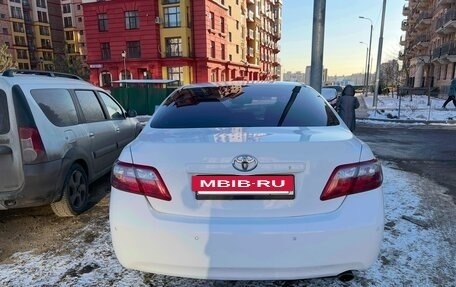 Toyota Camry, 2011 год, 990 000 рублей, 2 фотография