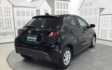 Toyota Yaris, 2022 год, 950 000 рублей, 6 фотография