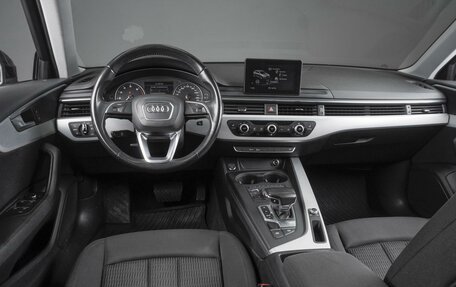 Audi A4, 2017 год, 2 100 000 рублей, 6 фотография