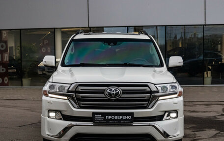Toyota Land Cruiser 200, 2017 год, 7 364 570 рублей, 4 фотография