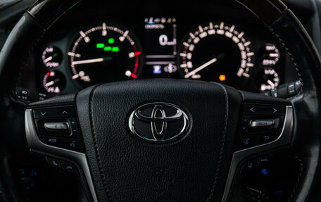 Toyota Land Cruiser 200, 2017 год, 7 364 570 рублей, 16 фотография