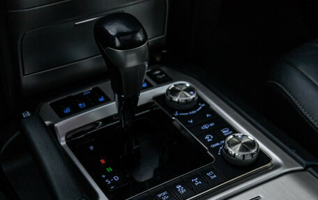 Toyota Land Cruiser 200, 2017 год, 7 364 570 рублей, 20 фотография