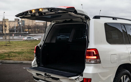Toyota Land Cruiser 200, 2017 год, 7 364 570 рублей, 31 фотография
